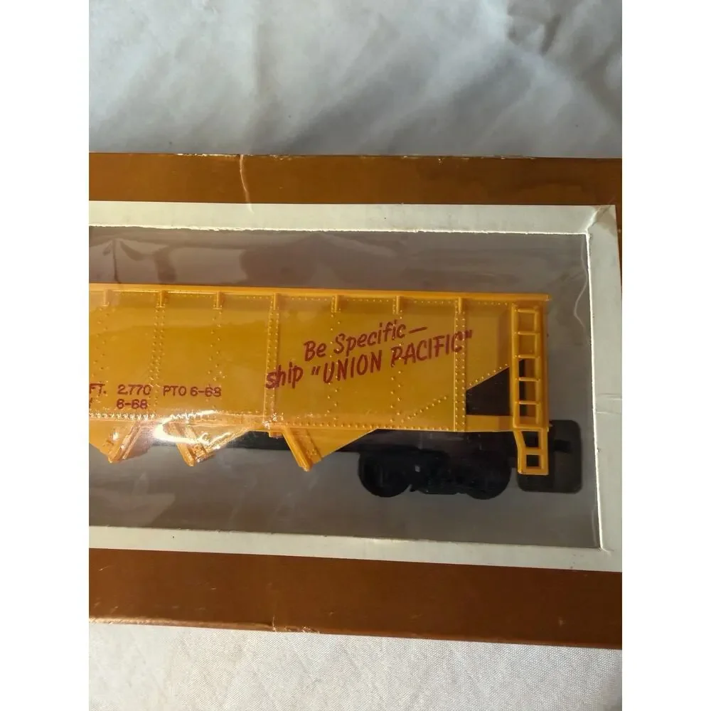 Vintage 1975 TYCO 344-E Union Pacific Hopper Car HO Scale UP 62040 Boxed